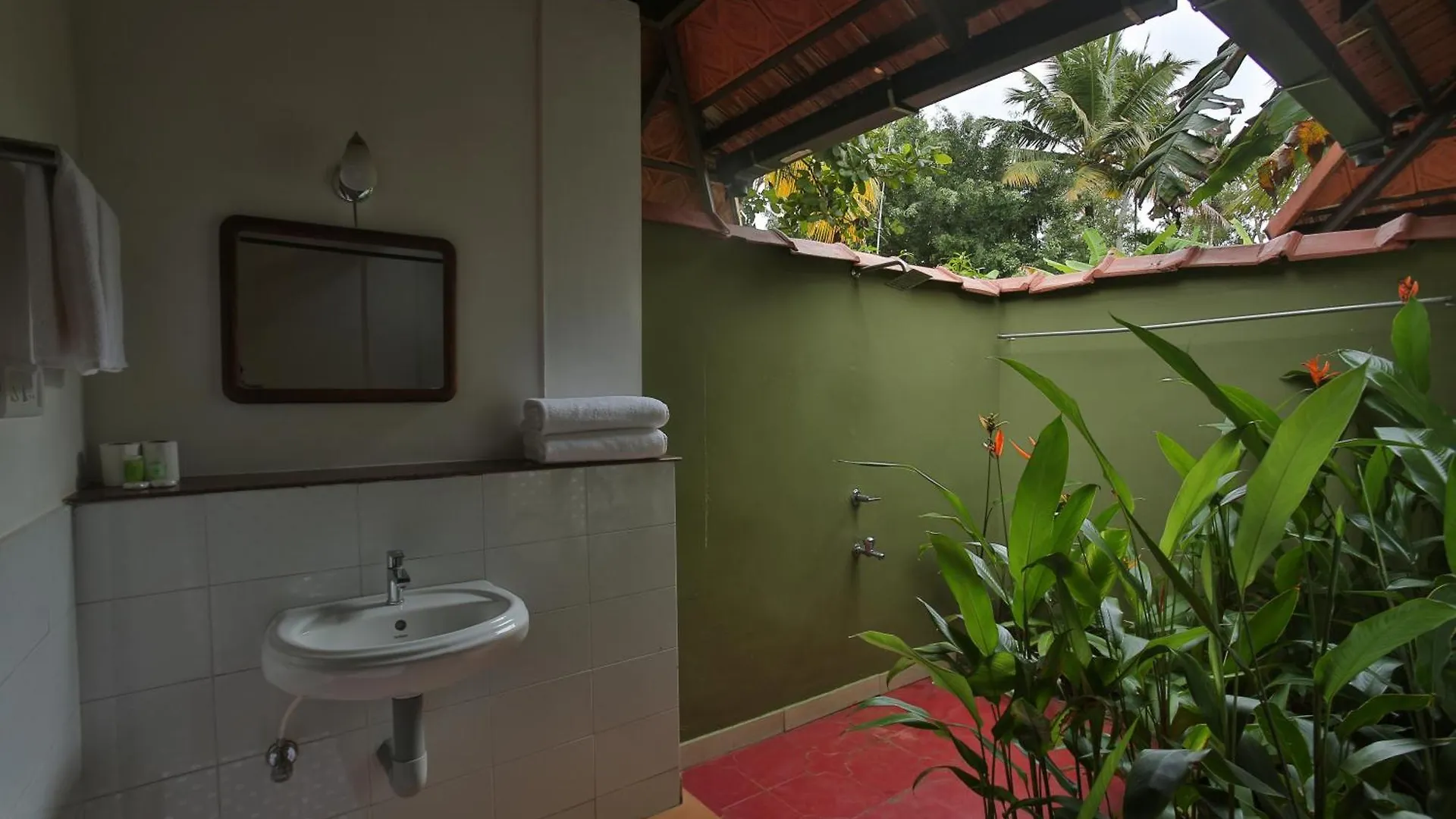Palmgrove Lake Resort Alappuzha 4*,  India