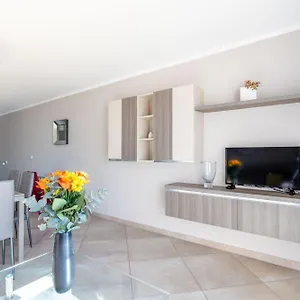 Le Midi 8 By Estates Apartment Cannes