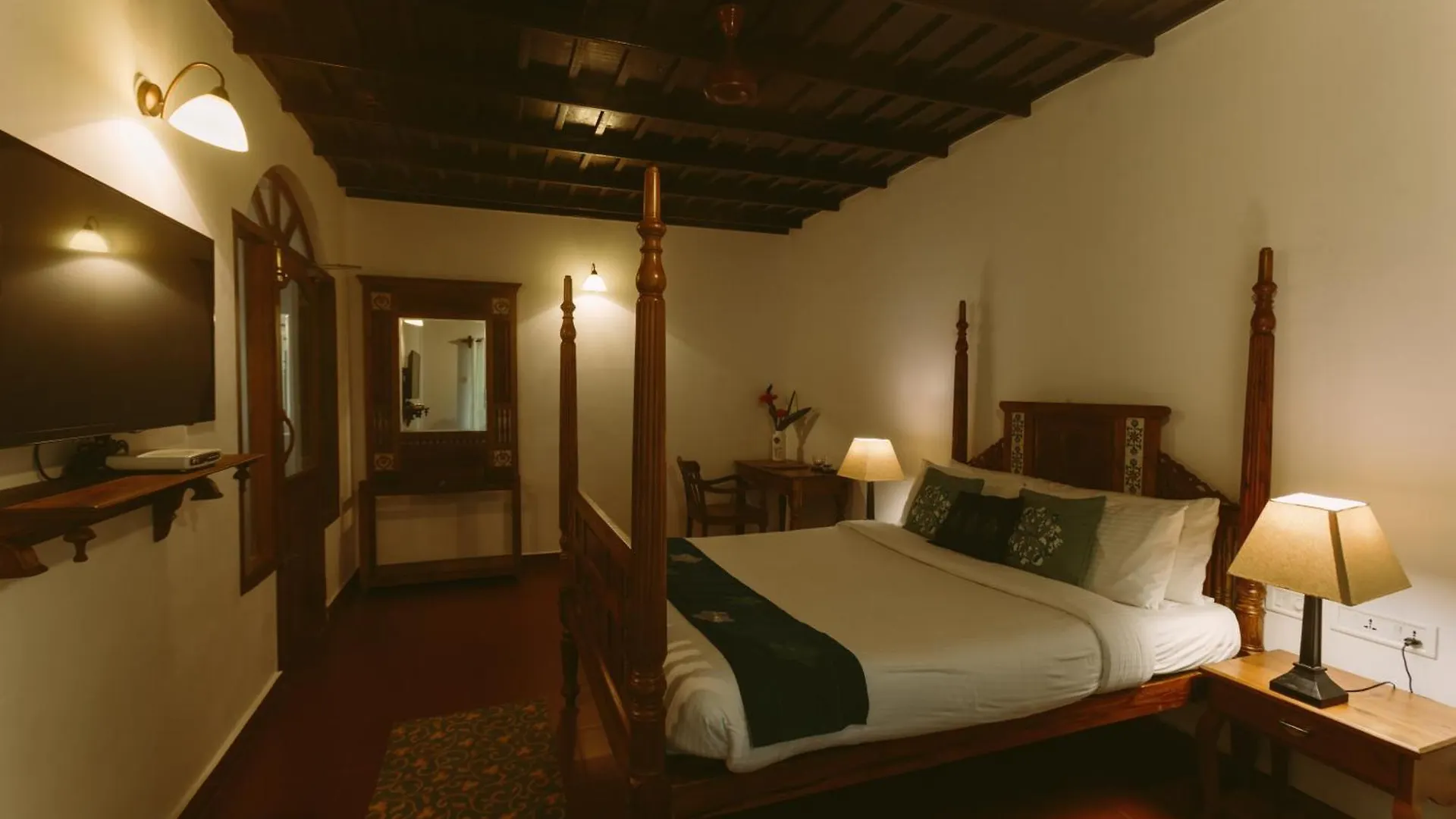****  Palmgrove Lake Resort Alappuzha India
