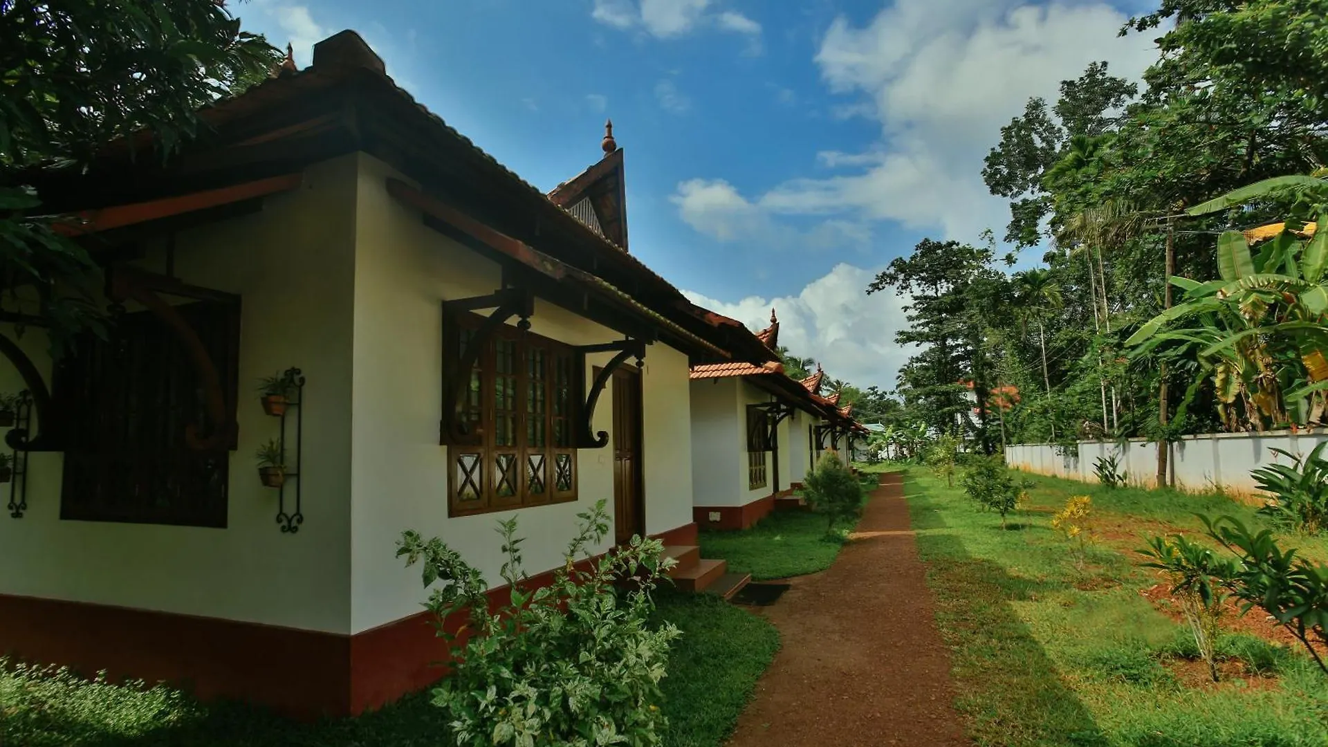 Palmgrove Lake Resort Alappuzha