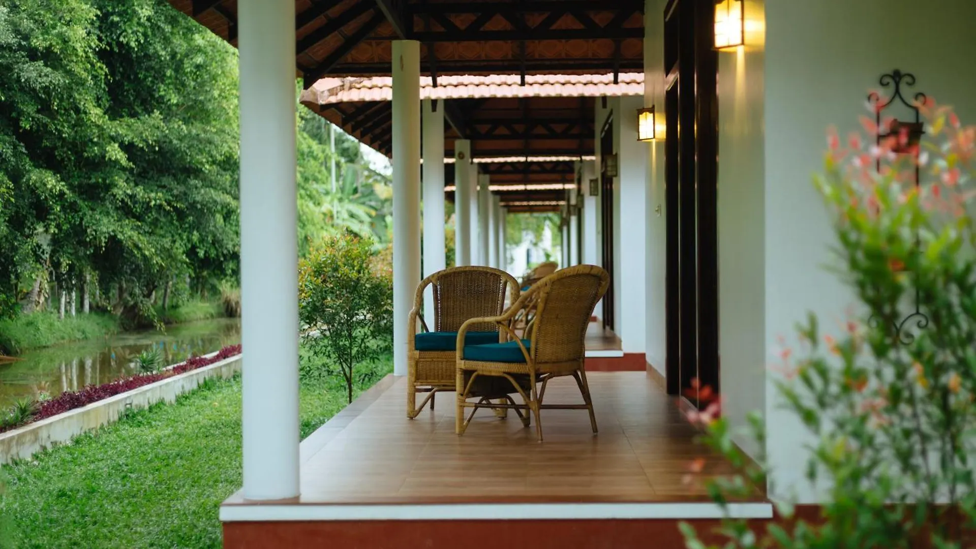 Palmgrove Lake Resort Alappuzha India