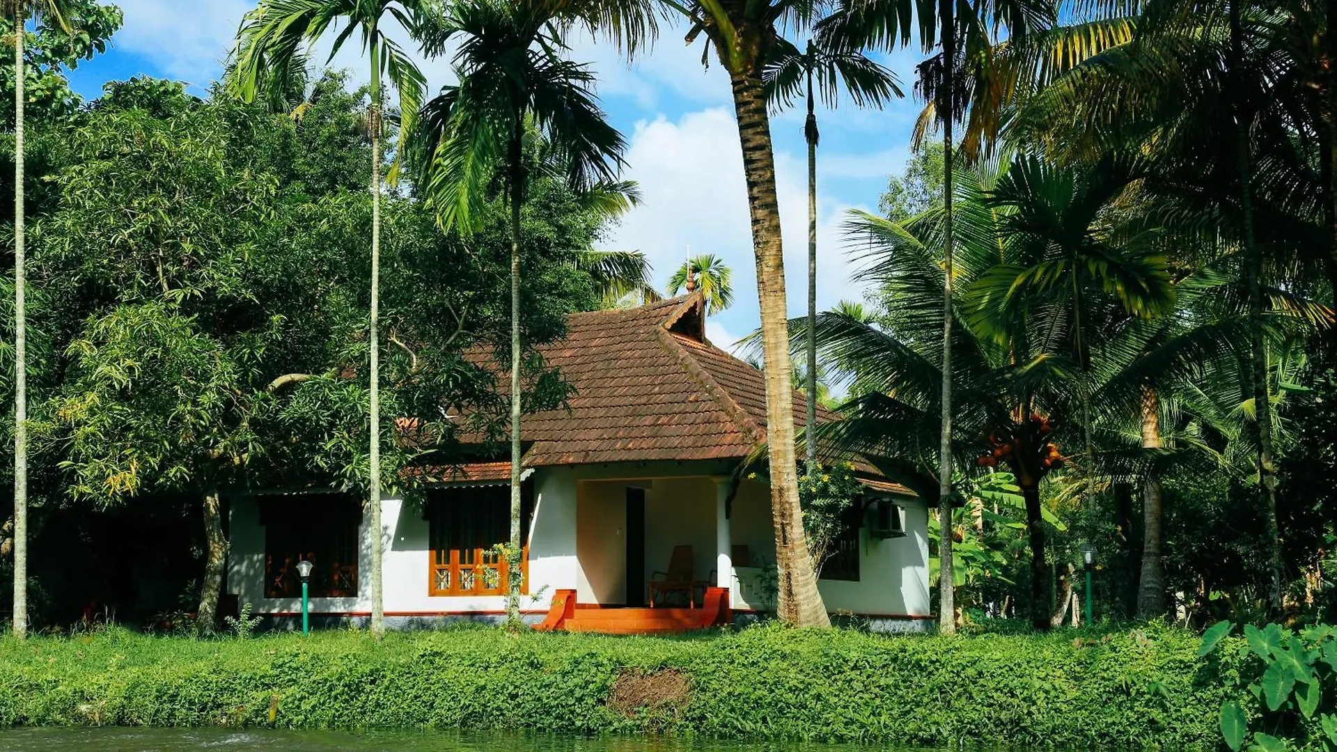 Palmgrove Lake Resort Alappuzha
