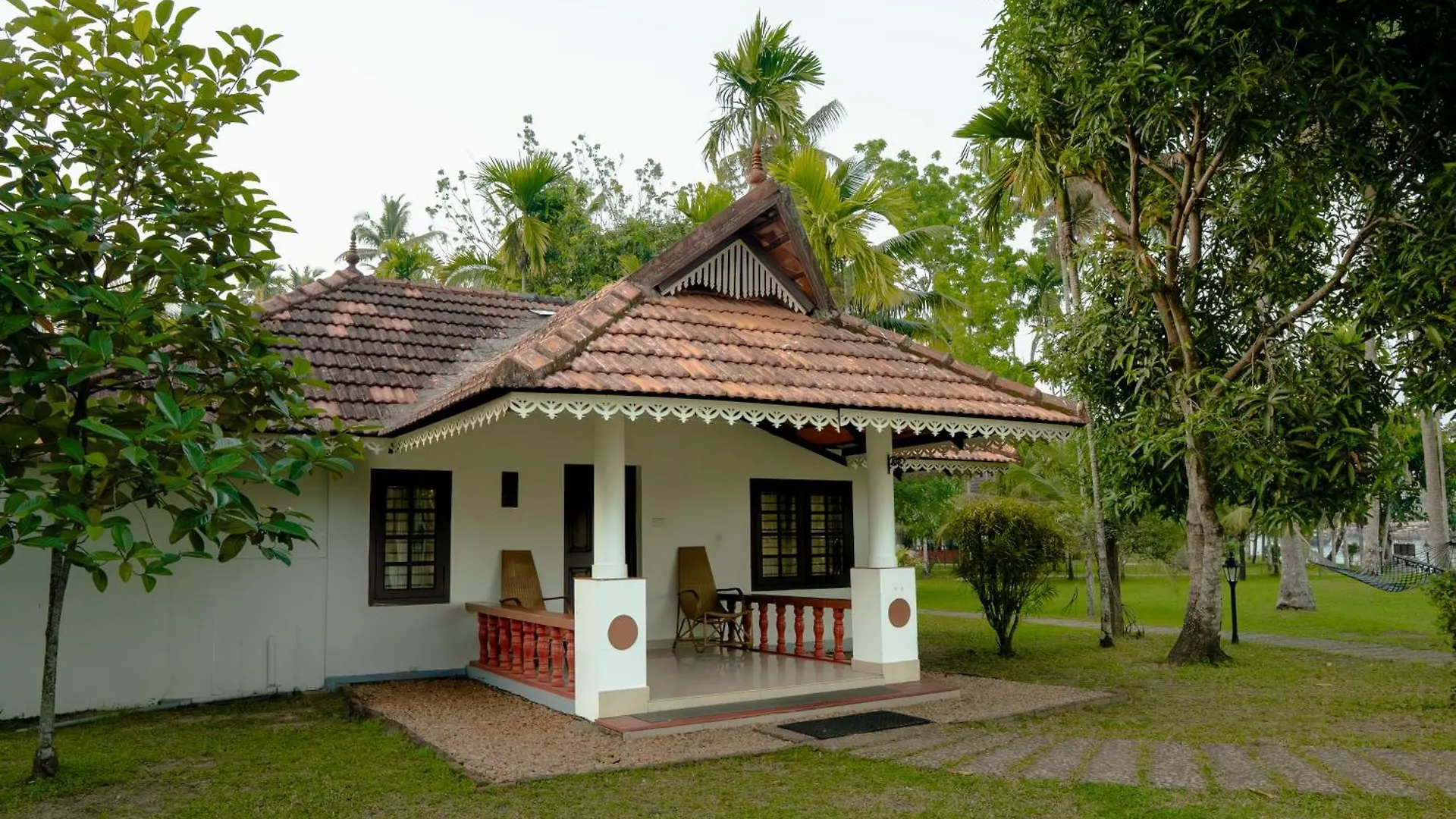 Palmgrove Lake Resort Alappuzha