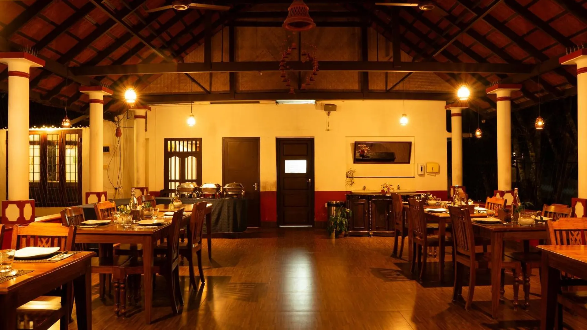 Palmgrove Lake Resort Alappuzha 4*,