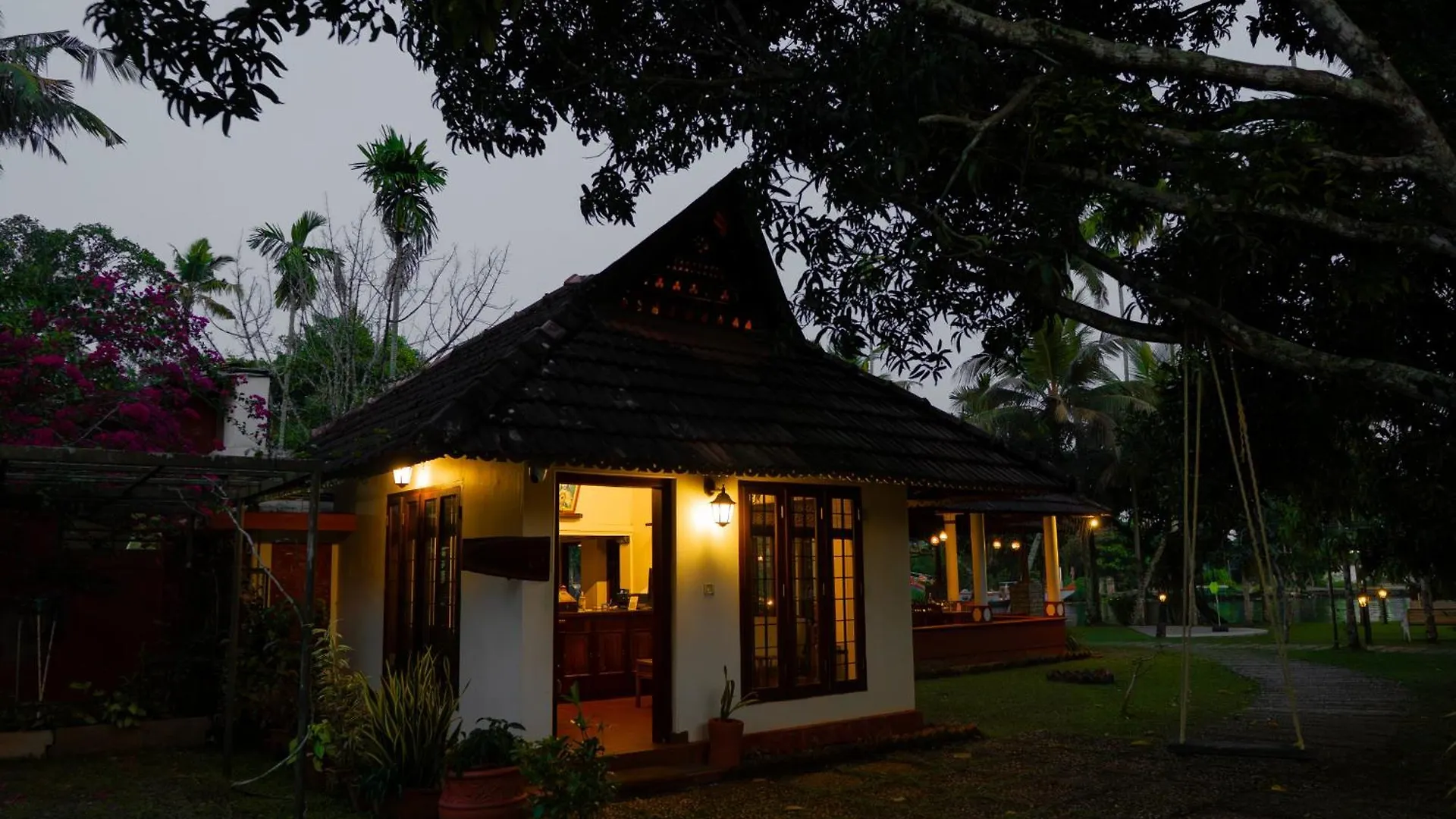 Palmgrove Lake Resort Alappuzha India