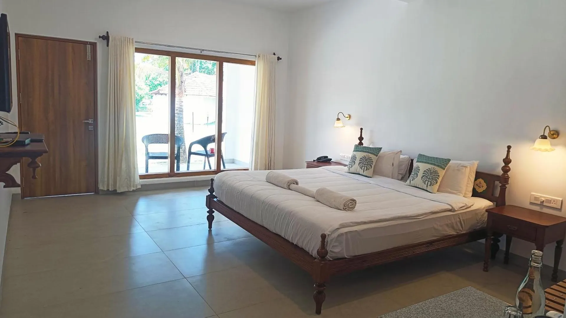 Palmgrove Lake Resort Alappuzha