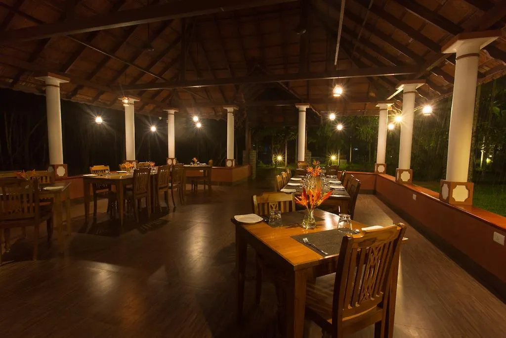 Palmgrove Lake Resort Alappuzha 4*,